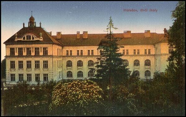 Holešov - škola