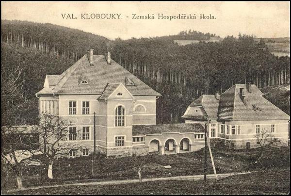 Valašské Klobouky - hospodářská škola